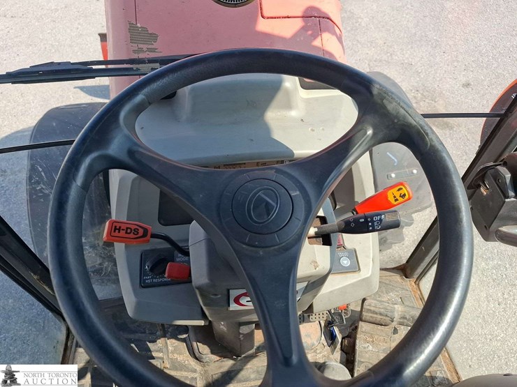 2011-kubota-l5240hstc-image-12