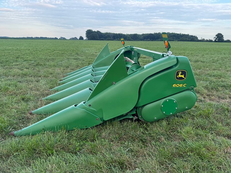 john-deere-606c-image-2