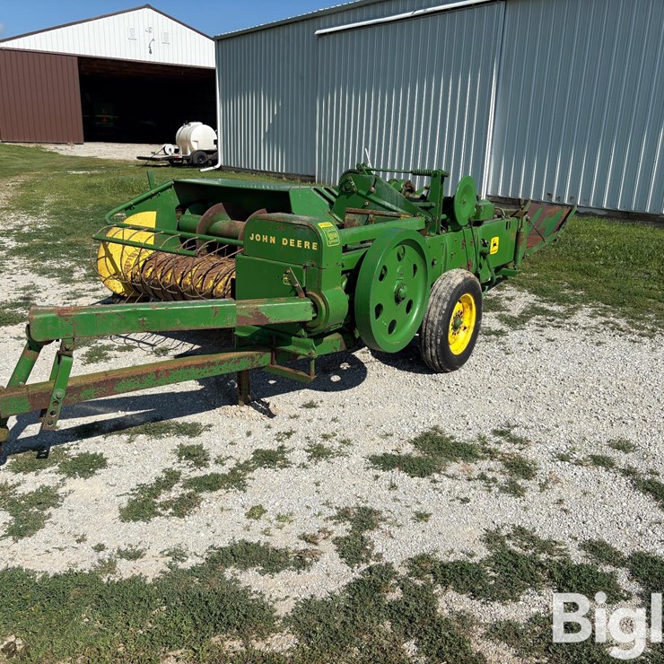 JOHN DEERE 24T