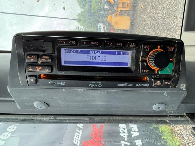 2020-kubota-kx040-4-image-25