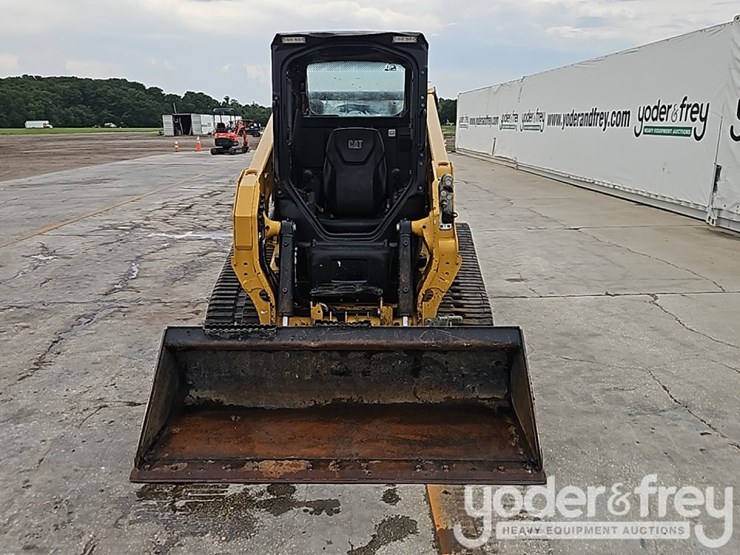 2025-caterpillar-255-image-14