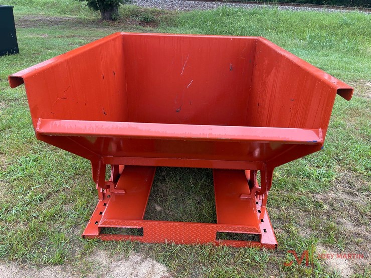 new-2yd-self-dumping-hopper-image-8