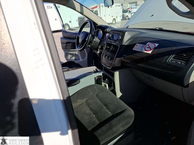 2015-ram-c/v-image-18
