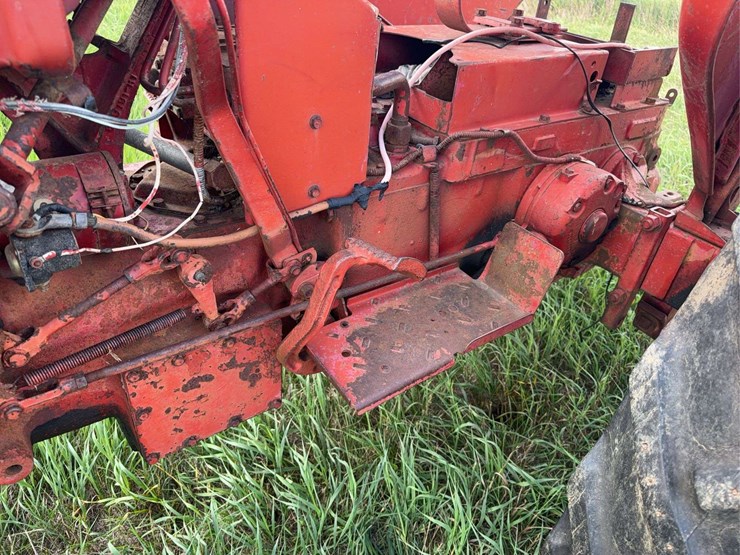 farmall-340-row-crop-image-45
