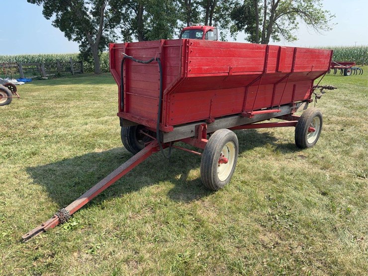 flare-box-wagon-with-hoosier-spreader-image-1