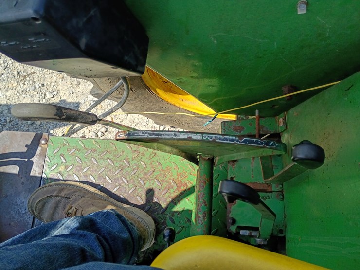john-deere-2940-image-36