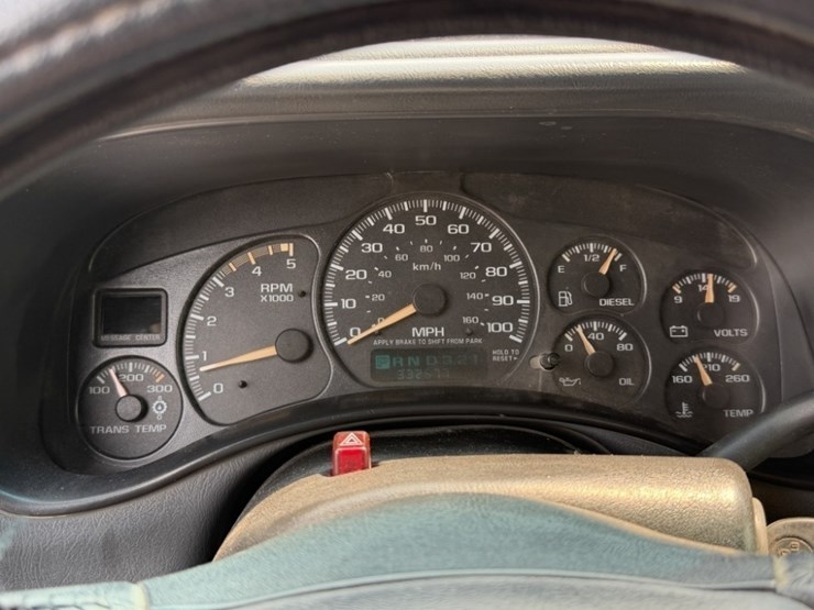 2002-chevrolet-silverado-2500hd-image-28
