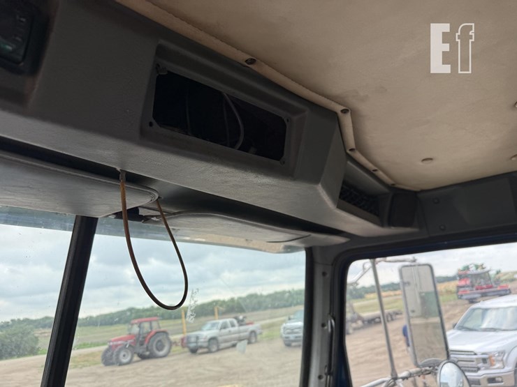 2001-western-star-4900-image-38