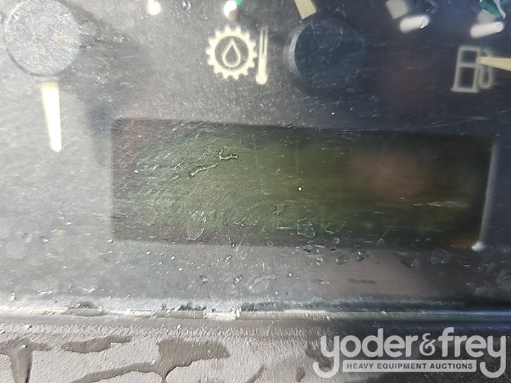 2017-deere-310sl-image-30
