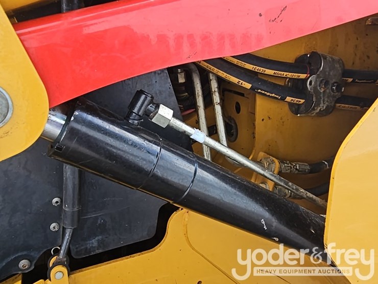 2021-caterpillar-289d3-image-19