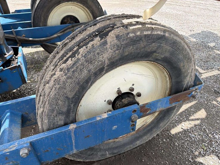 kinze-2600-image-23