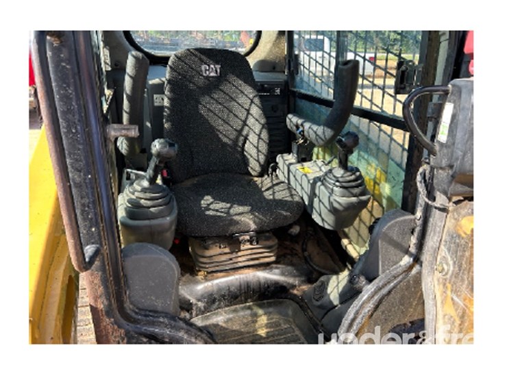 2017-caterpillar-259d-image-5