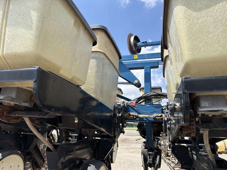 kinze-2600-image-36