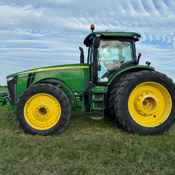JOHN DEERE 8285R