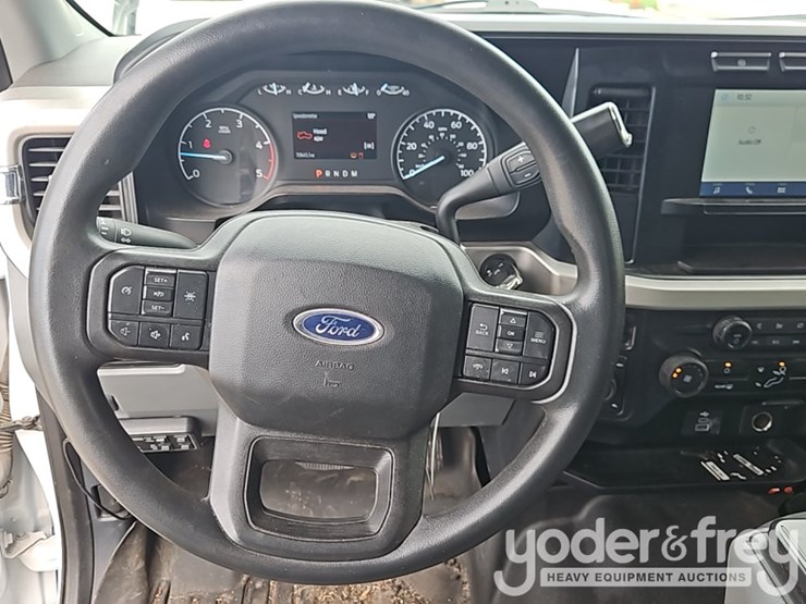 2023-ford-f550-xl-image-32