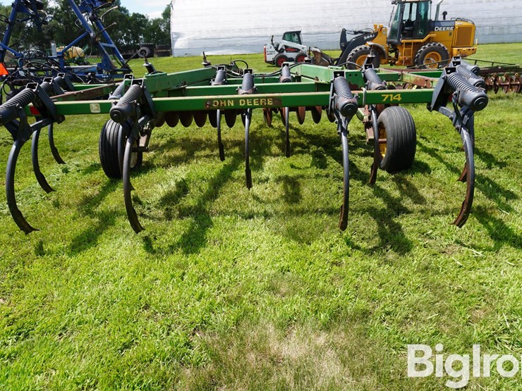 john-deere-714-image-6