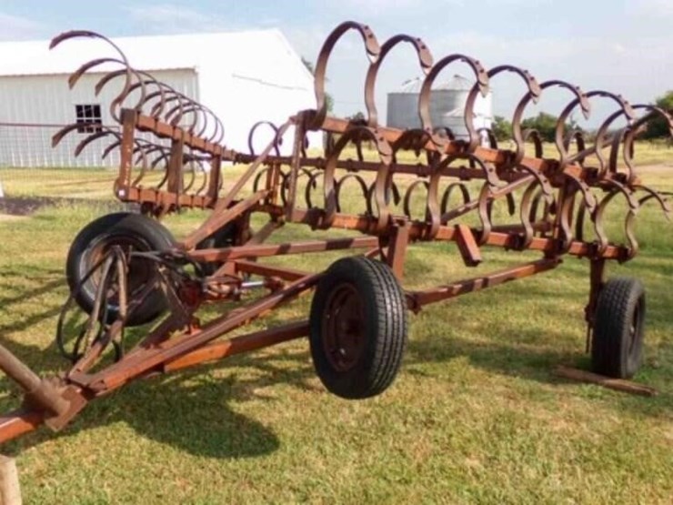 24'-crustbuster-cultivatior,-front-fold-image-1