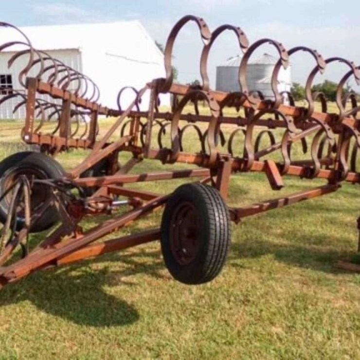 24' CRUSTBUSTER CULTIVATIOR, FRONT FOLD