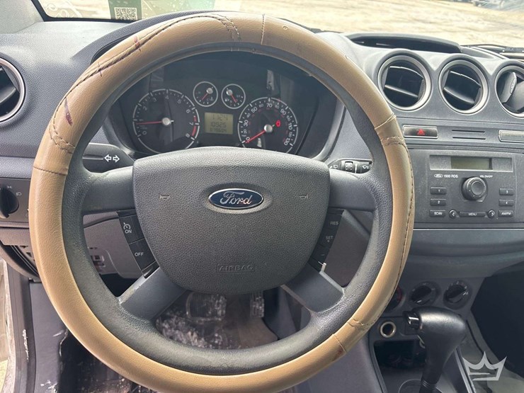 2011-ford-transit-connect-image-15