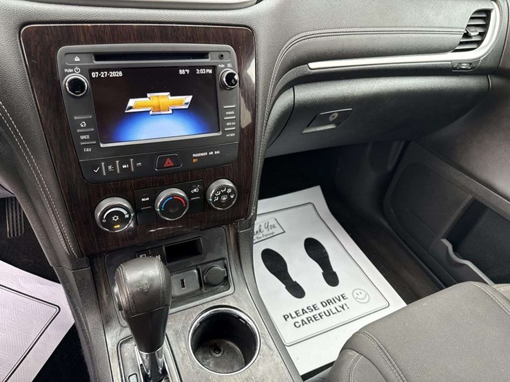 2015-chevrolet-traverse-image-11