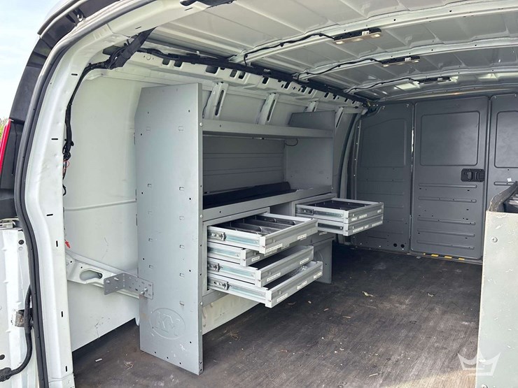 2019-chevrolet-express-2500-image-20