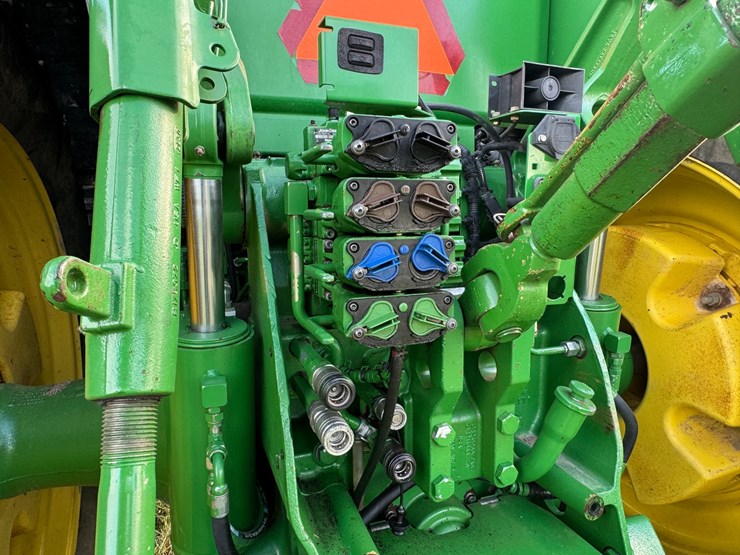 john-deere-8285r-image-21