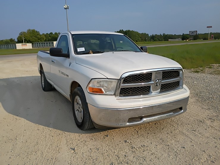 2012-dodge-1500-image-13