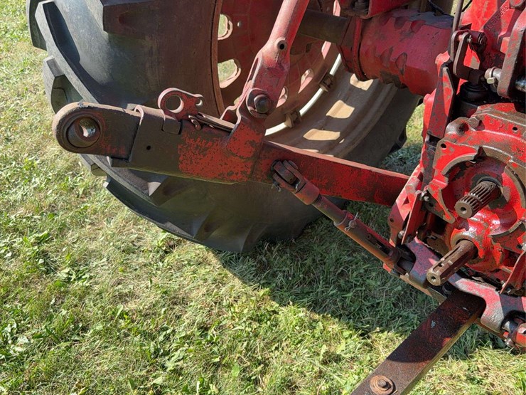 farmall-806-diesel-image-34