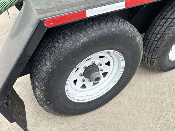 friesen-375-tri-axle-seed-tender-image-14