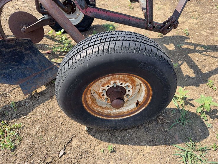 mccormick-deering-four-bottom-pull-tyle-mold-board-plow-image-16