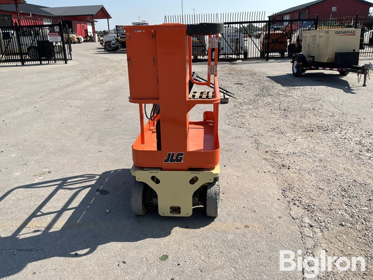 2017-jlg-1230es-image-10