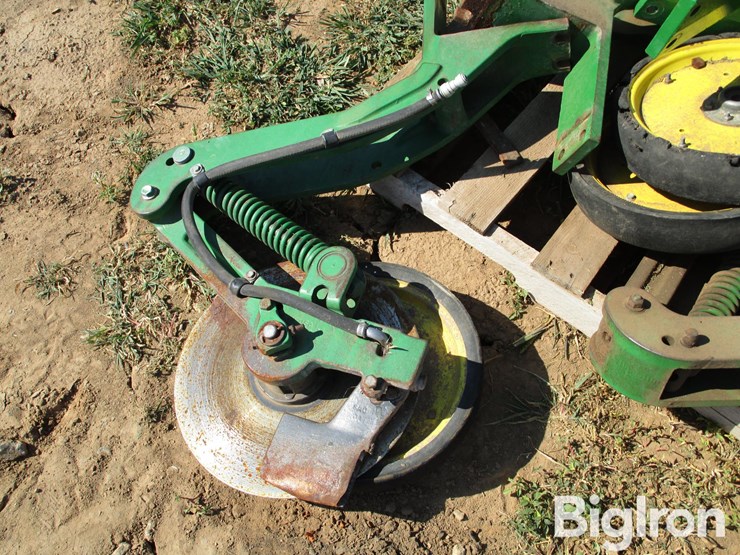 john-deere-14-image-11