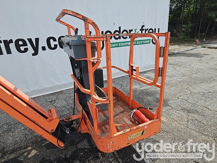 2011-jlg-e400ajpn-image-15