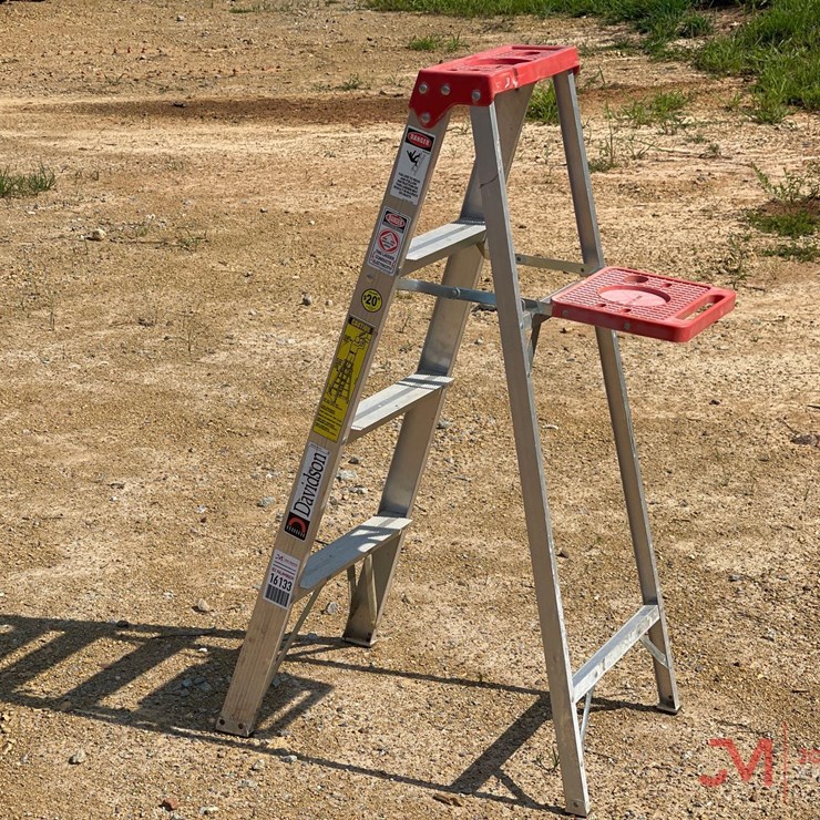 4' ALUMINUM FOLDING STEP LADDER