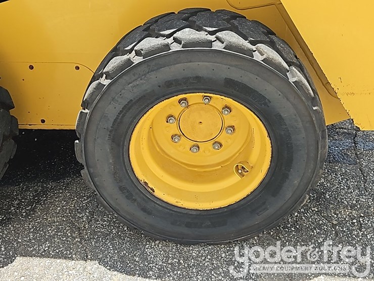 2022-caterpillar-232d-image-14