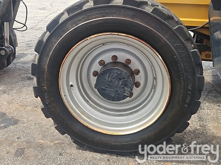2015-caterpillar-tl943c-image-17