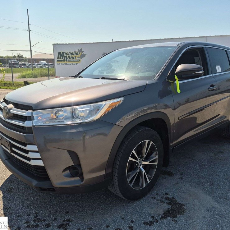 2017 TOYOTA HIGHLANDER