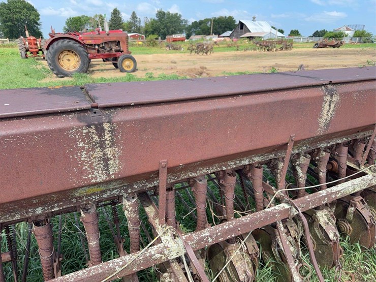 mccormick-deering-grain-drill-image-5
