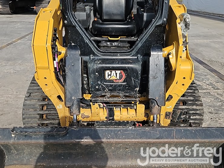 2025-caterpillar-255-image-15