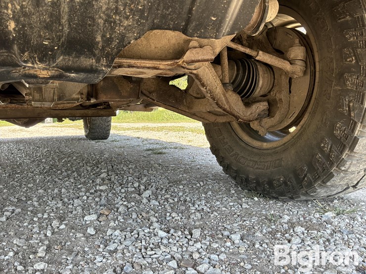 2001-chevrolet-k2500-image-16