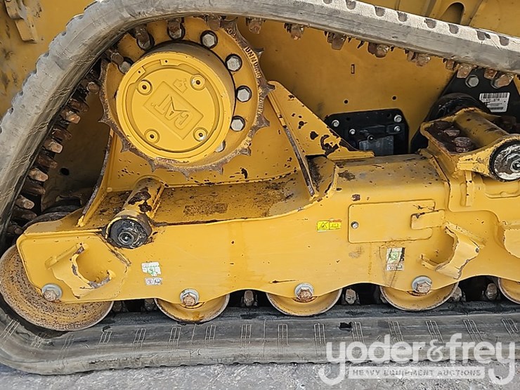 2025-caterpillar-255-image-8
