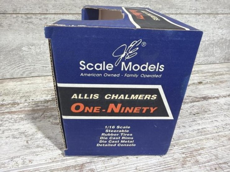 allis-chalmers-one-ninety-toy-tractor-image-9