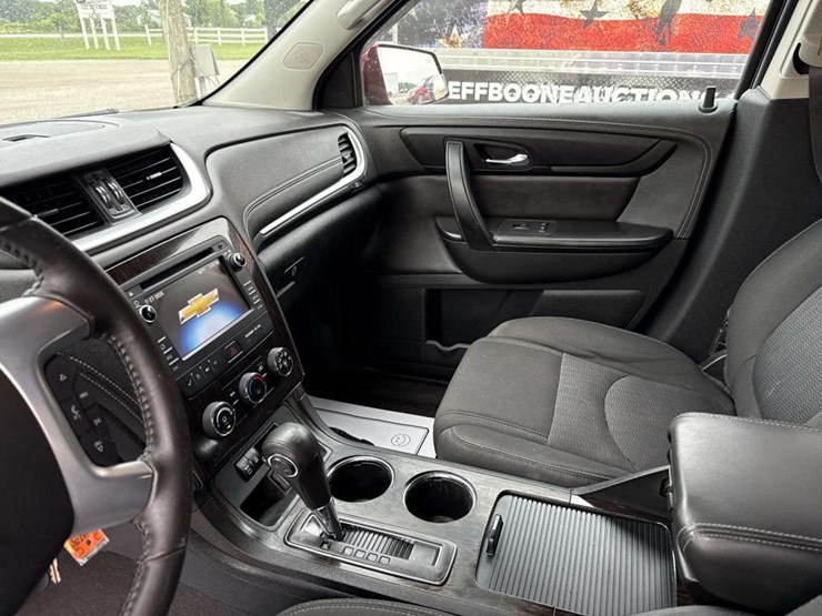 2015-chevrolet-traverse-image-9