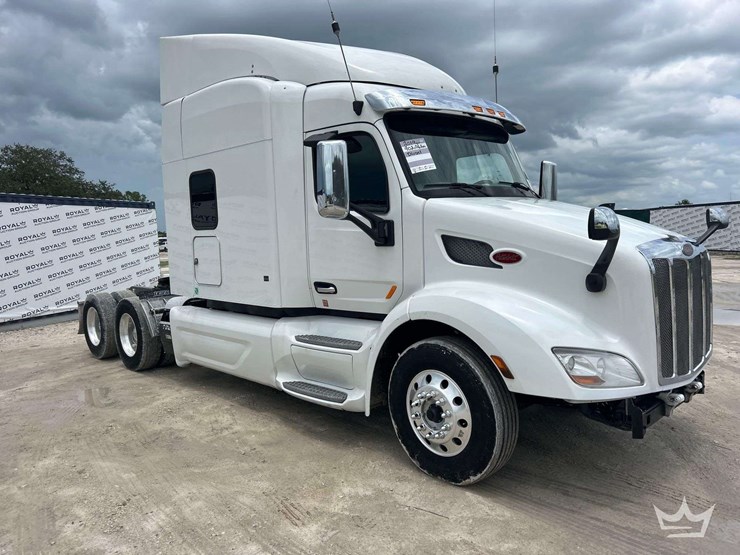 2019-peterbilt-579-image-2