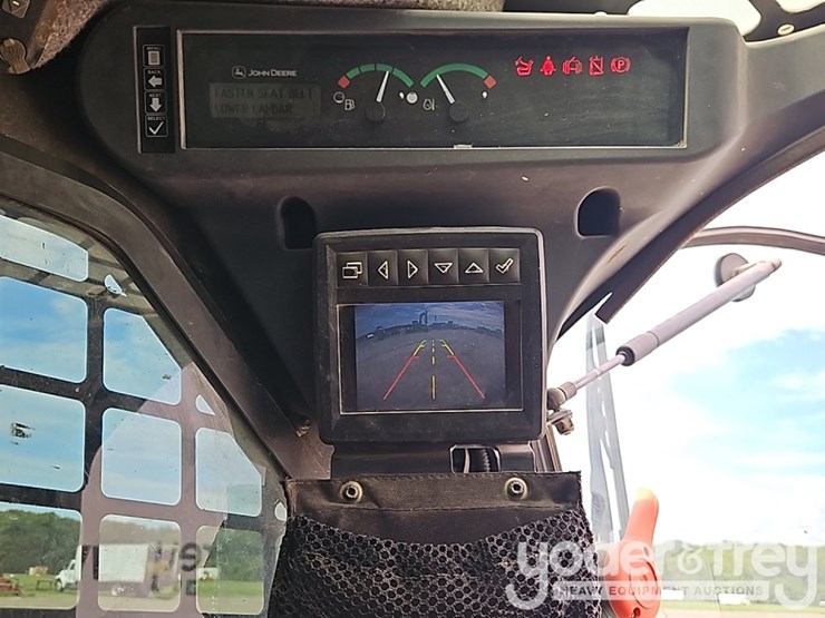 2022-deere-317g-image-30