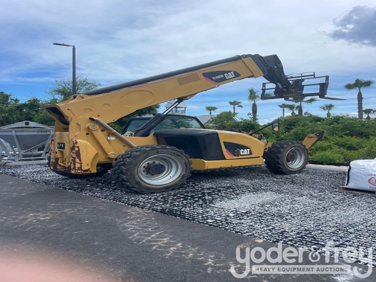 2017-caterpillar-tl1055d-image-4