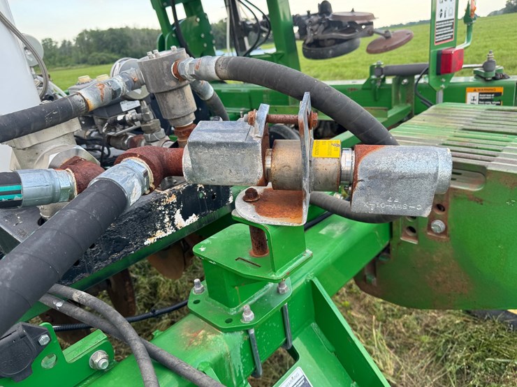 2012-john-deere-2510h-image-15