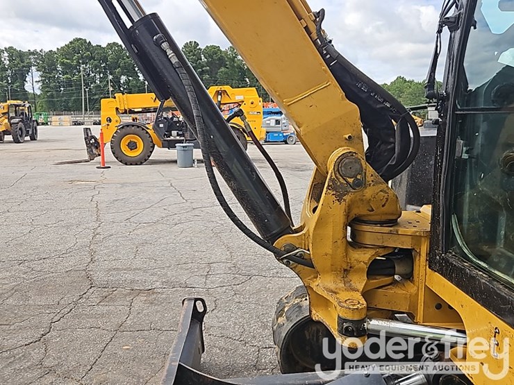 2023-caterpillar-306-cr-image-24