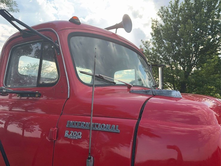 1953-international-r200-image-14