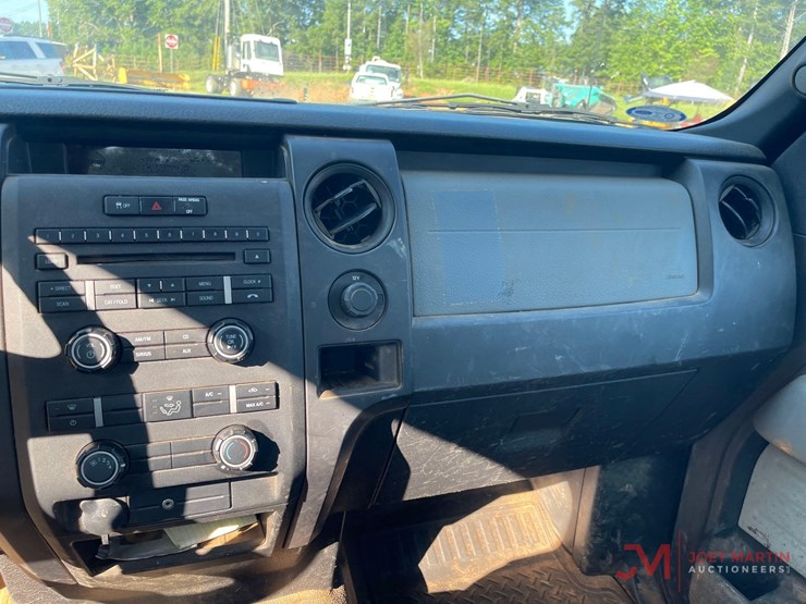 2013-ford-f150-xl-image-19
